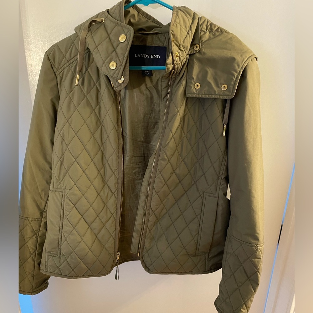 Women’s Lands’ End size M/P 10-12 quilted jacket